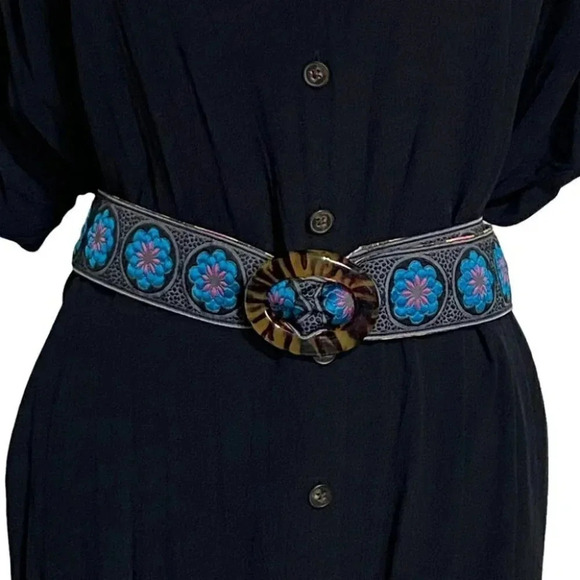 Bohemian pink + blue embroidered reversible belt with turquoise shell buckle L - Picture 7 of 8